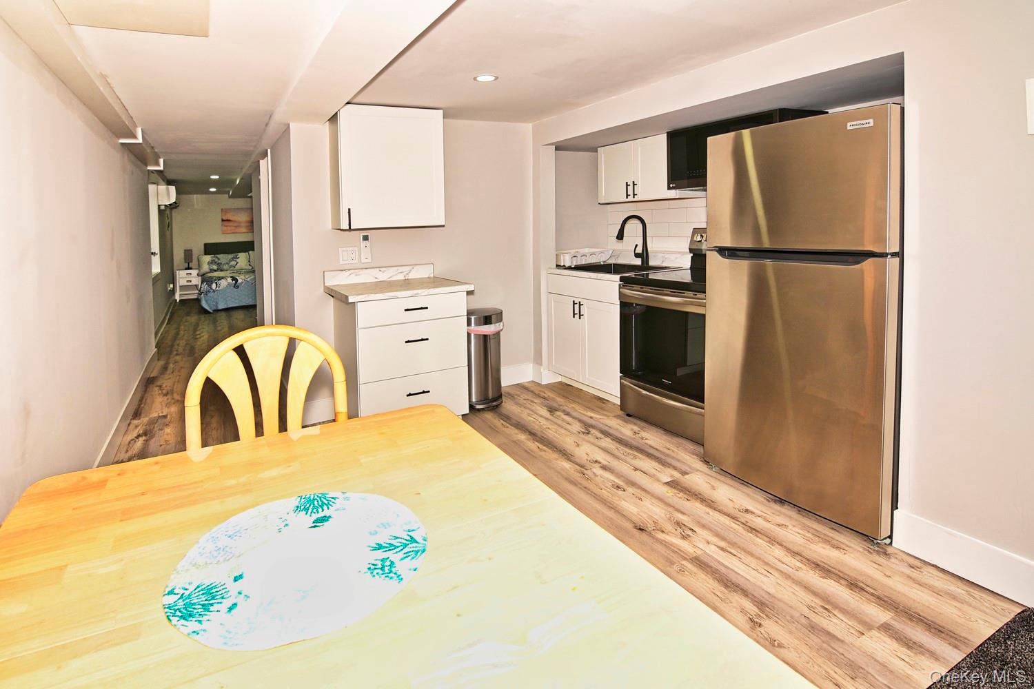 14 Kathy Street Property Photo 28