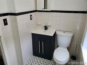 524 Merrick Road 2nd Fl Property Photo 6