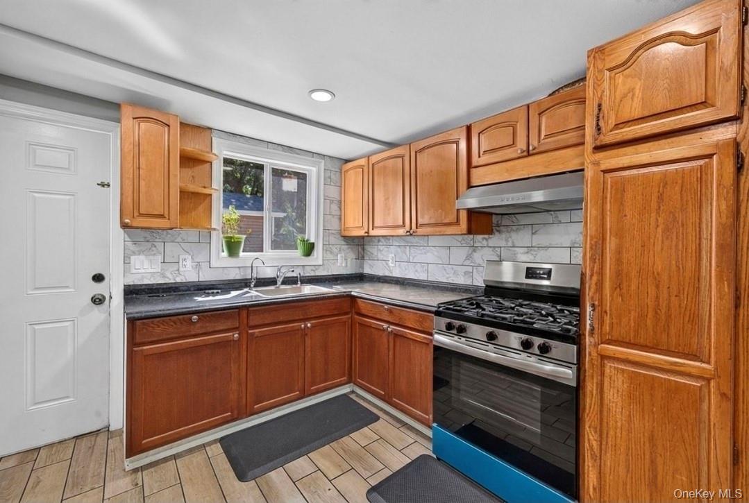 14 Electric Street Property Photo 6