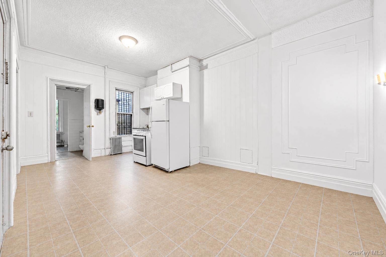 2421 Dean Street Property Photo 3