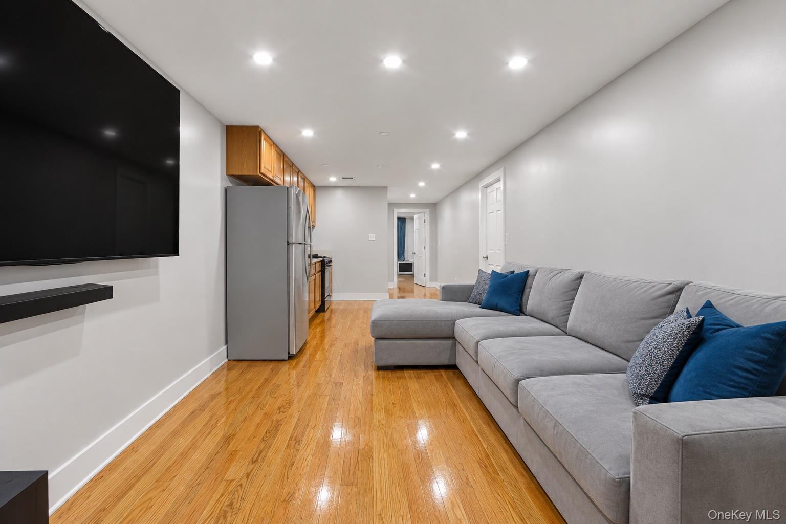 2421 Dean Street Property Photo 5