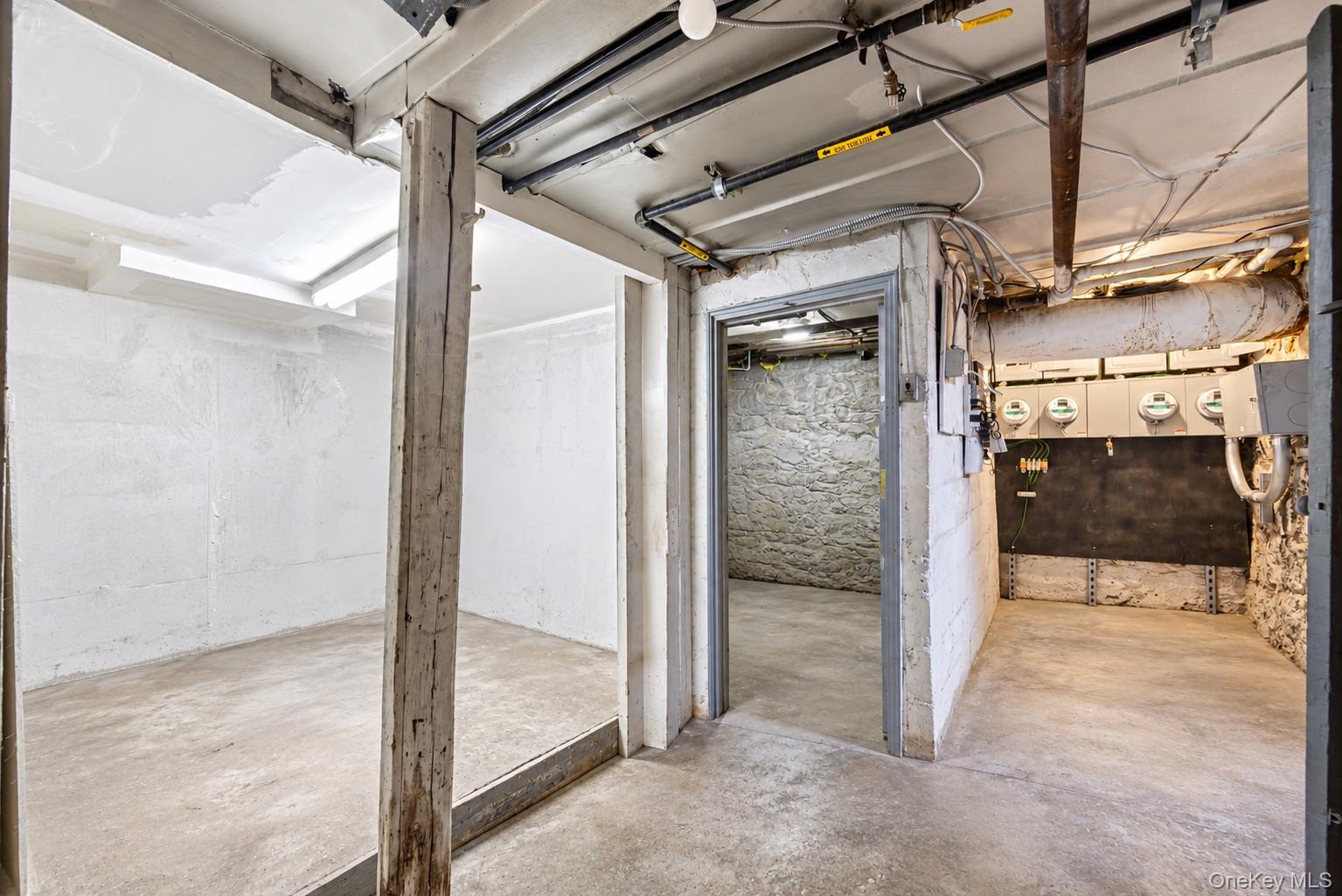 2421 Dean Street Property Photo 10