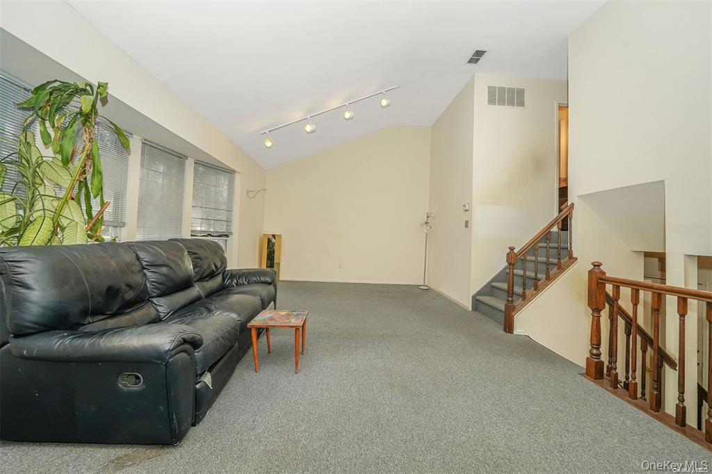 37 Santa Barbara Property Photo 4
