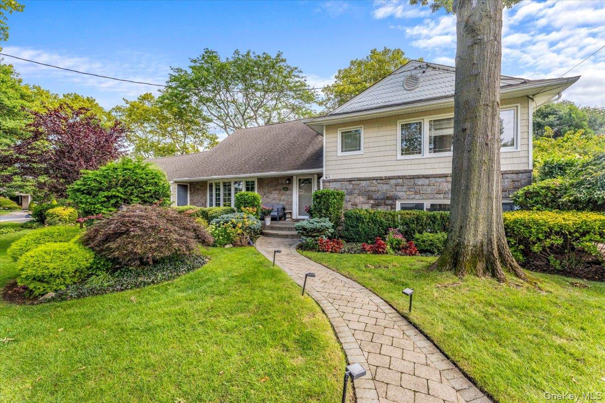 616 Woodmere Boulevard Property Photo 1