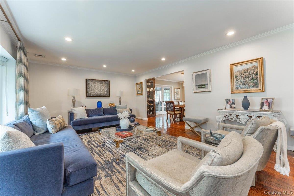 616 Woodmere Boulevard Property Photo 6