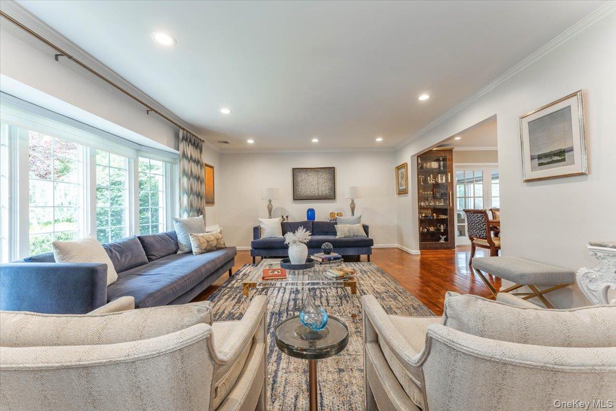 616 Woodmere Boulevard Property Photo 7