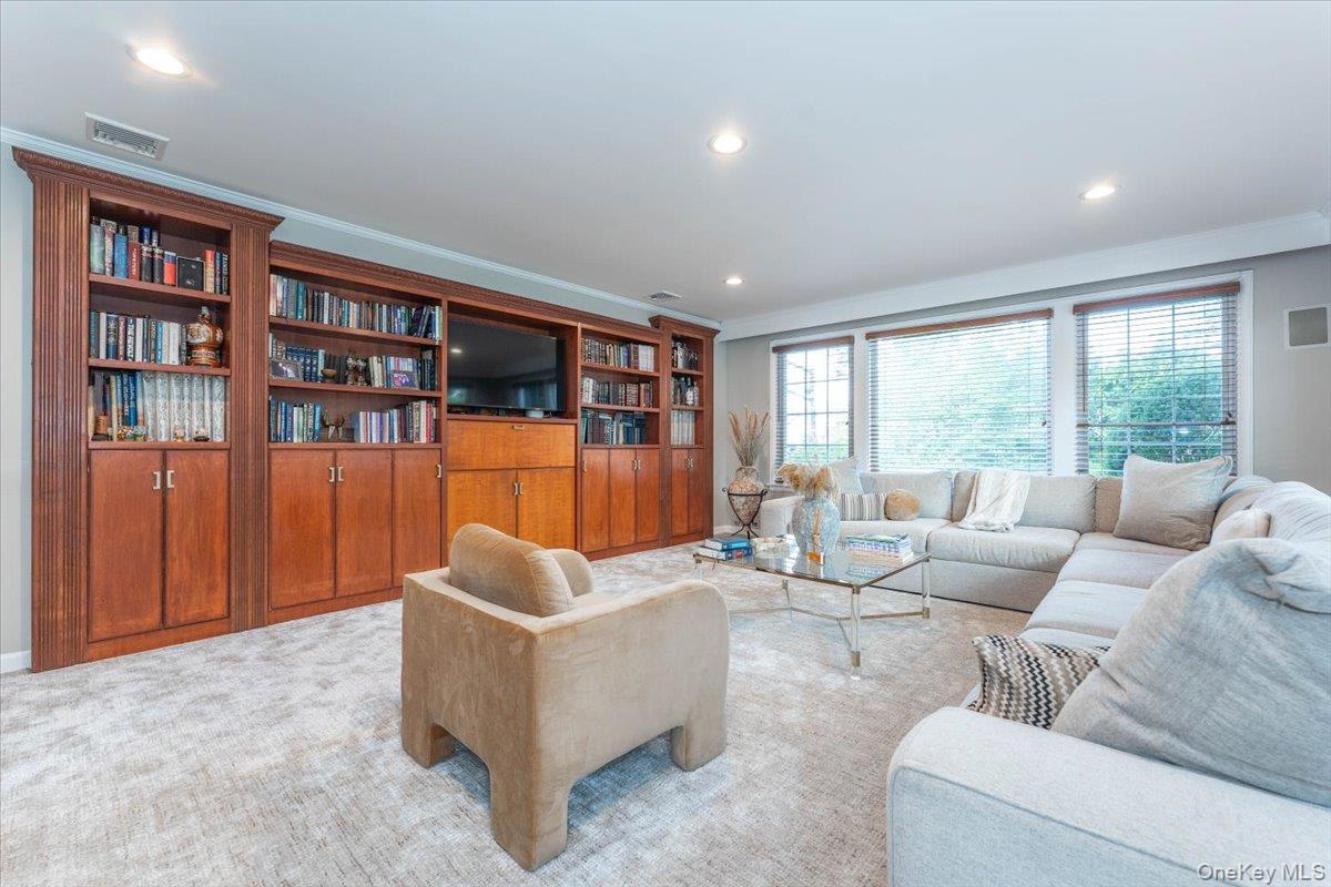 616 Woodmere Boulevard Property Photo 11