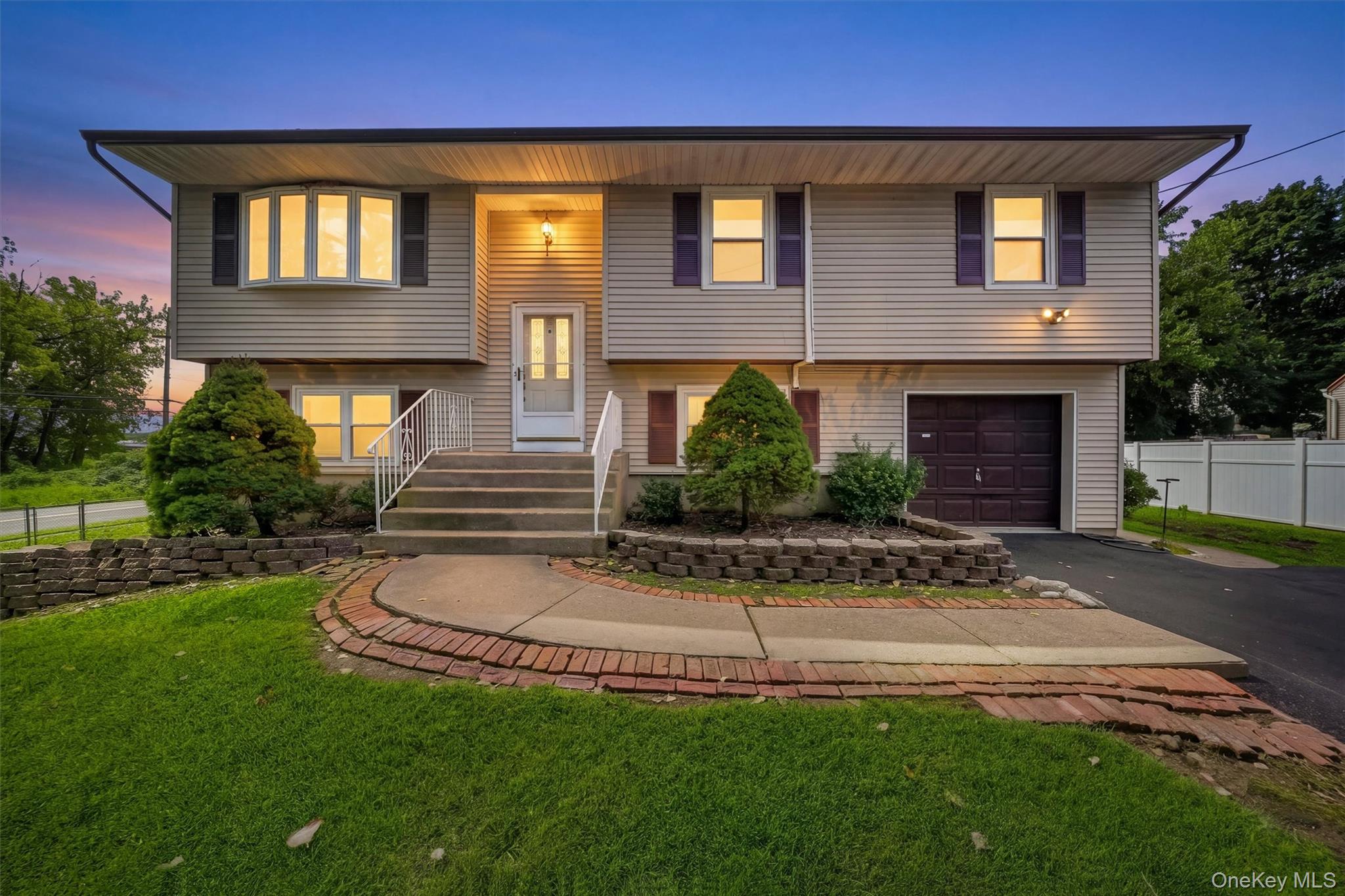 2 Maple Avenue Property Photo 1