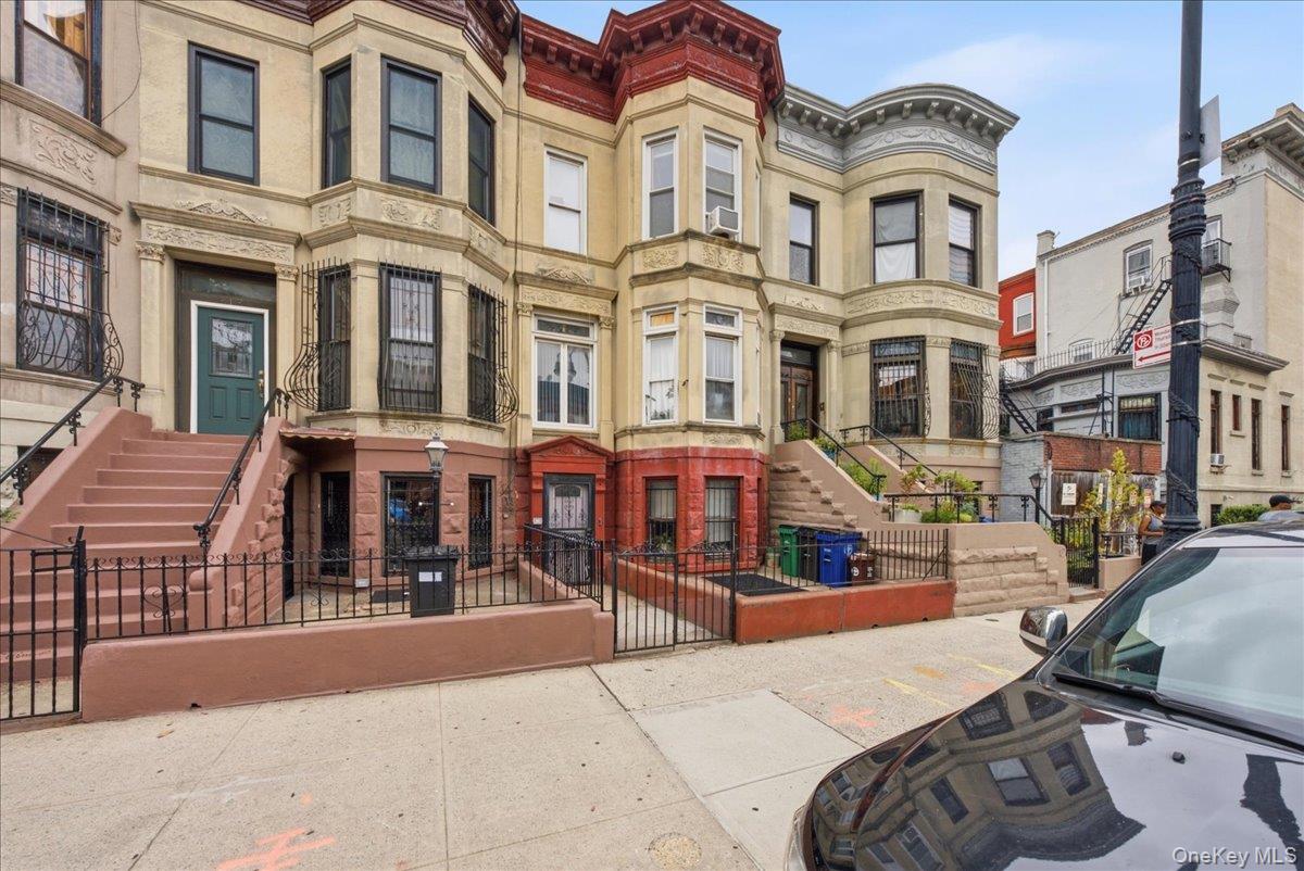 210 Brooklyn Avenue Property Photo 2
