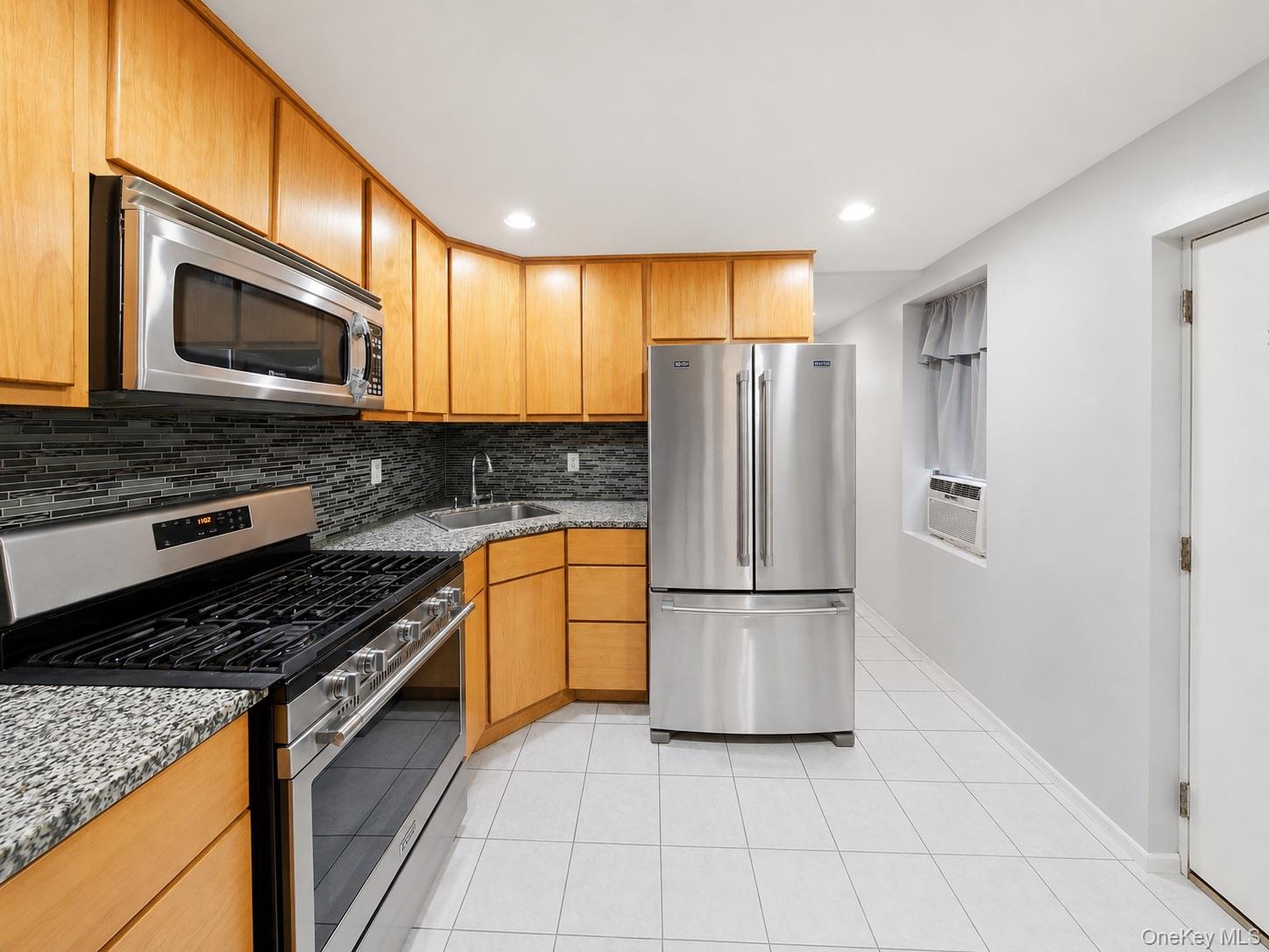 210 Brooklyn Avenue Property Photo 16