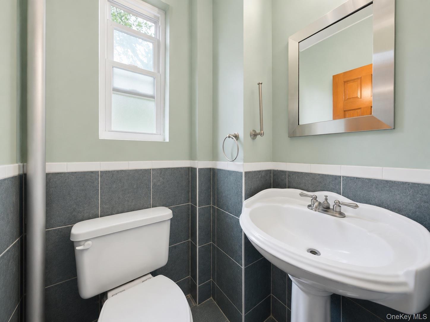 210 Brooklyn Avenue Property Photo 26