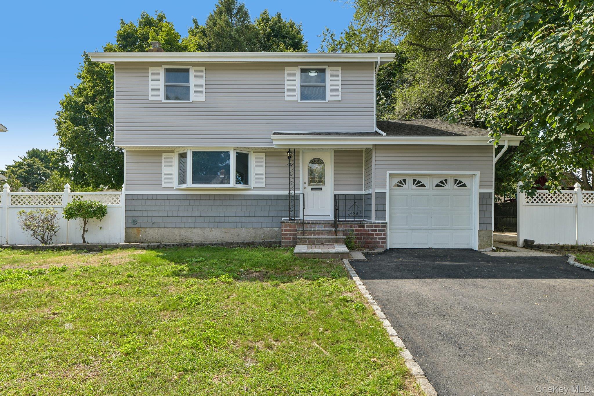 322 Barleau Property Photo 1
