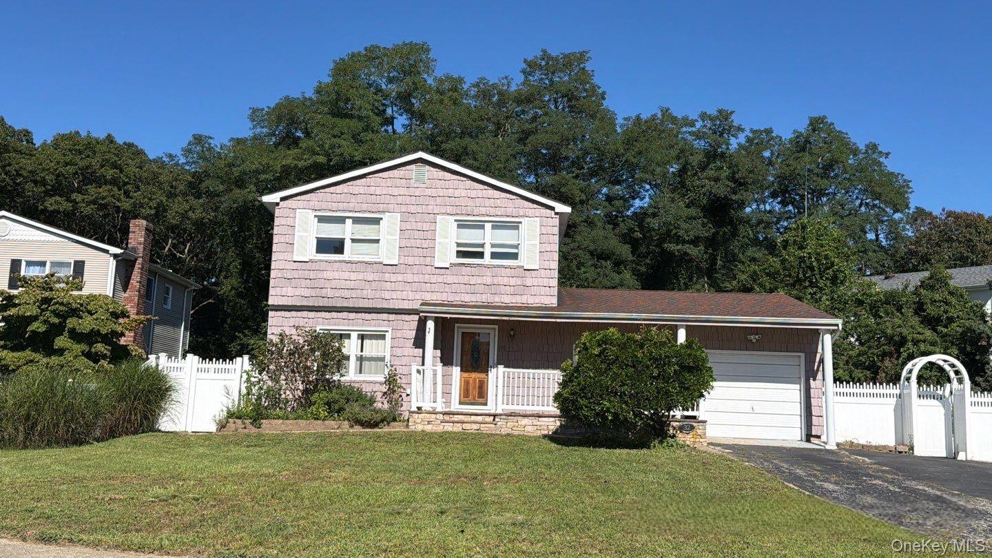 32 Sylvia Circle Property Photo 1