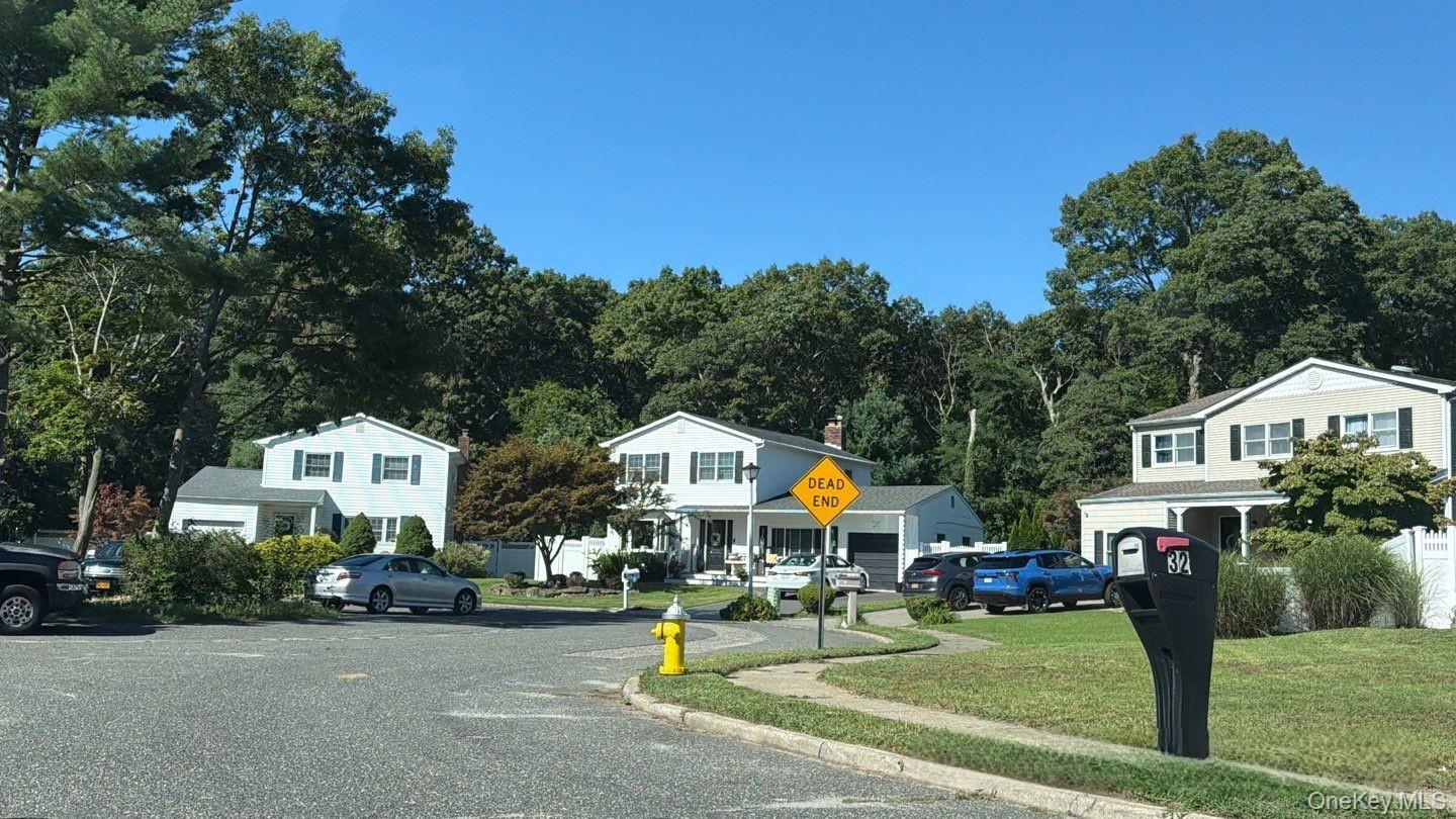 32 Sylvia Circle Property Photo 4