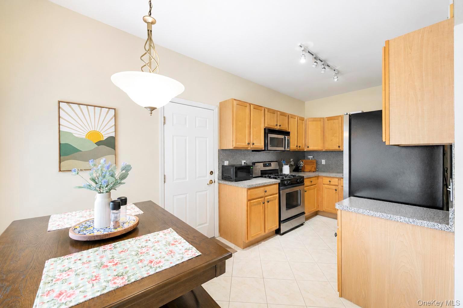 51 Deer Valley Drive Property Photo 4