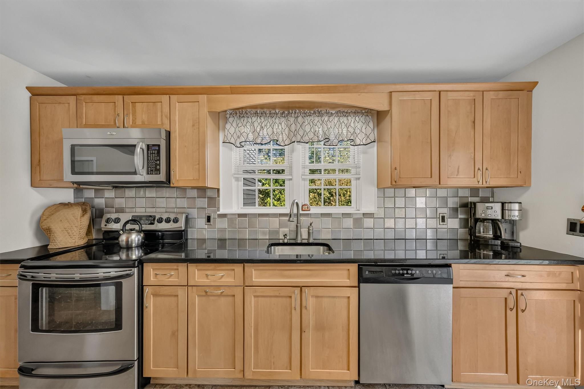 210 Tate Avenue Property Photo 10