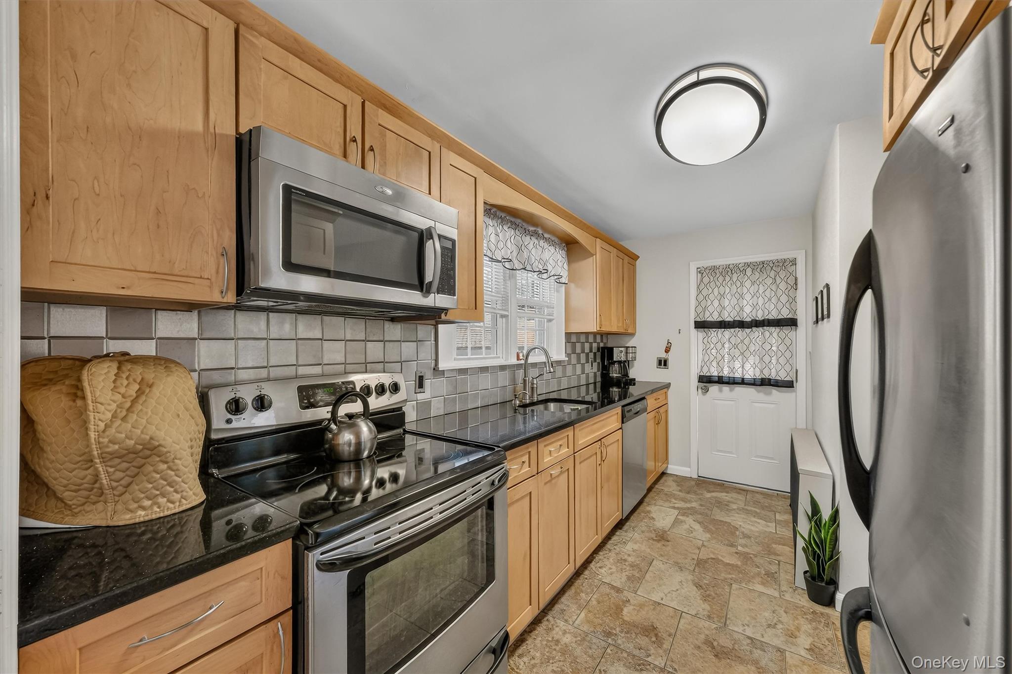 210 Tate Avenue Property Photo 12