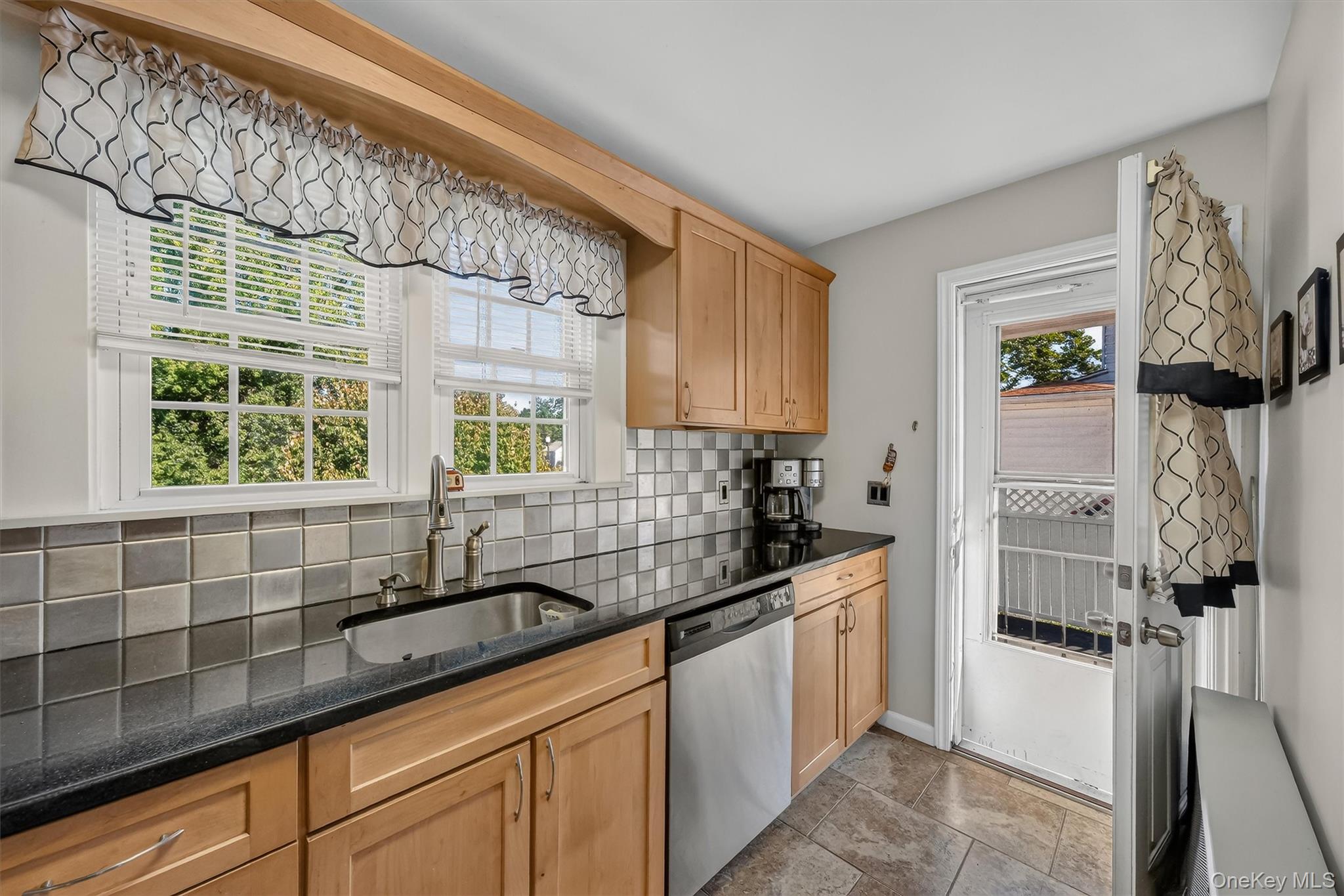 210 Tate Avenue Property Photo 15