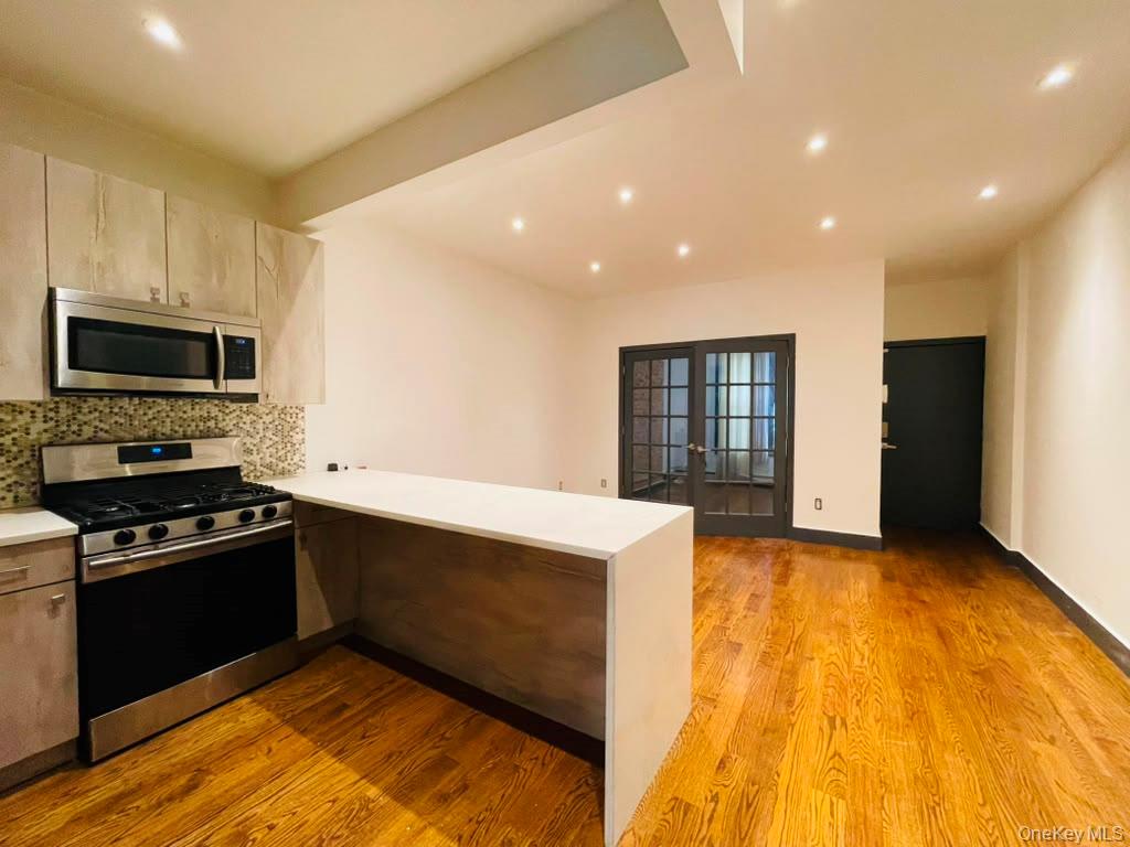 383 Essex Street Property Photo 1