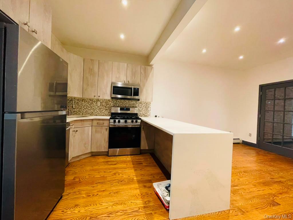 383 Essex Street Property Photo 2