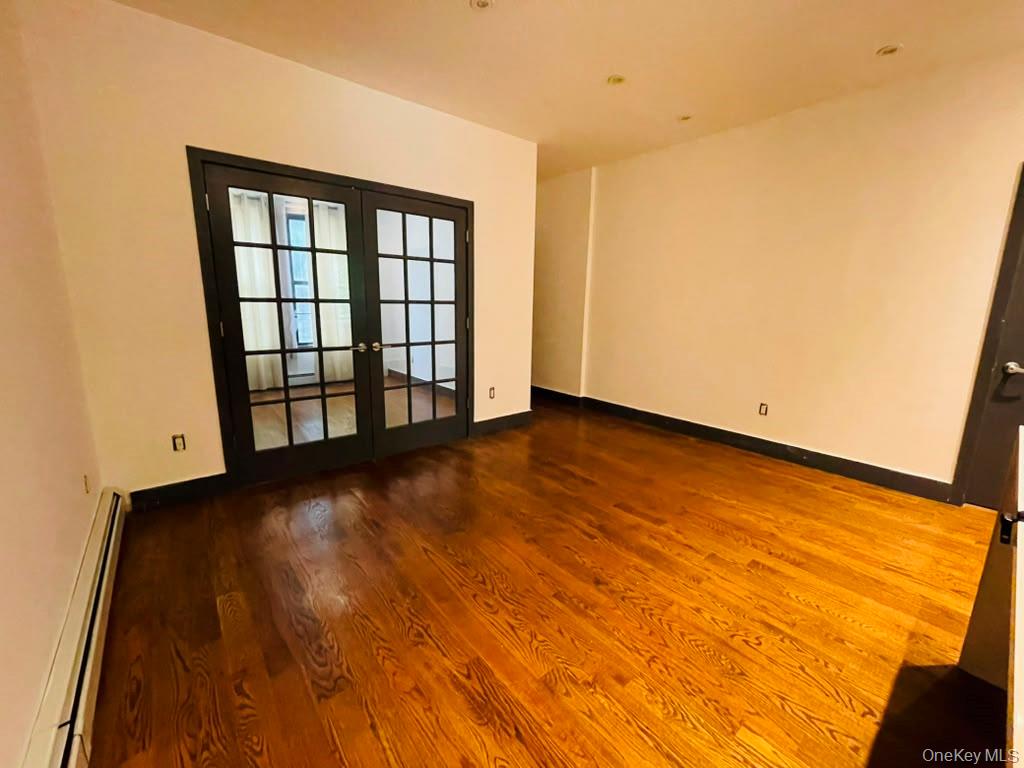 383 Essex Street Property Photo 4