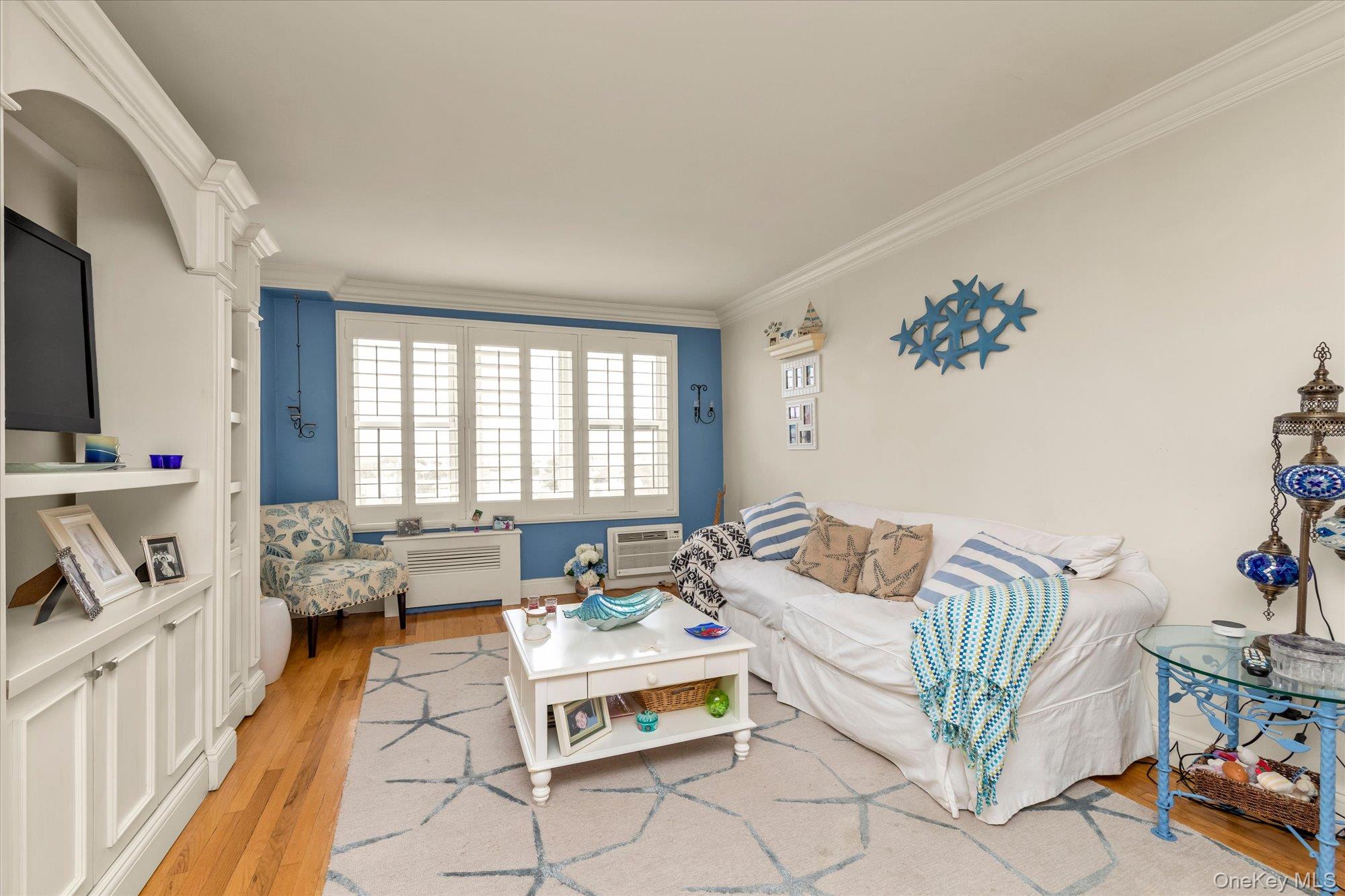 1 E Broadway 6a Property Photo 1