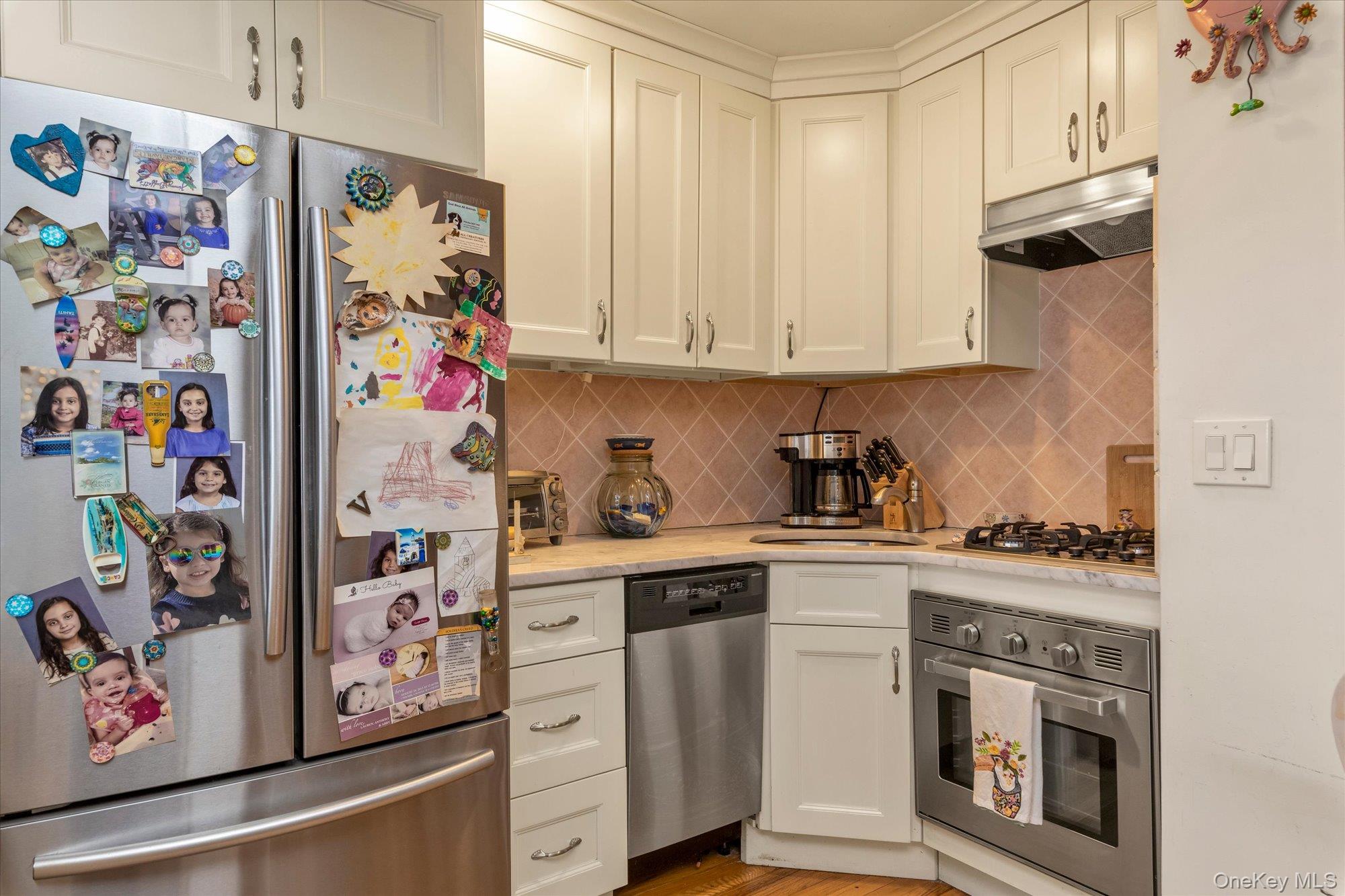 1 E Broadway 6a Property Photo 5