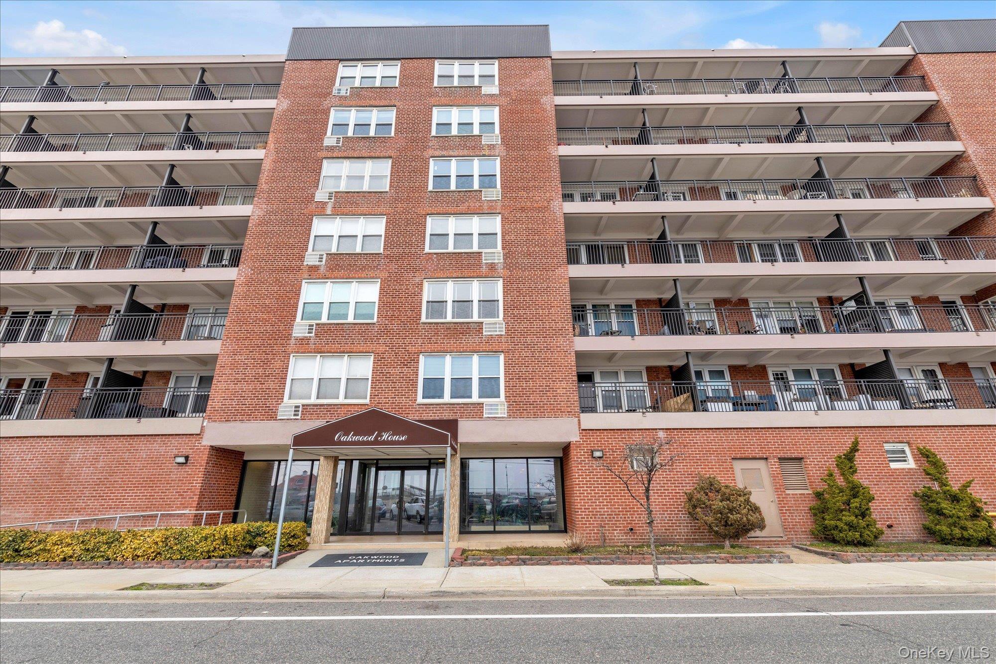 1 E Broadway 6a Property Photo 11