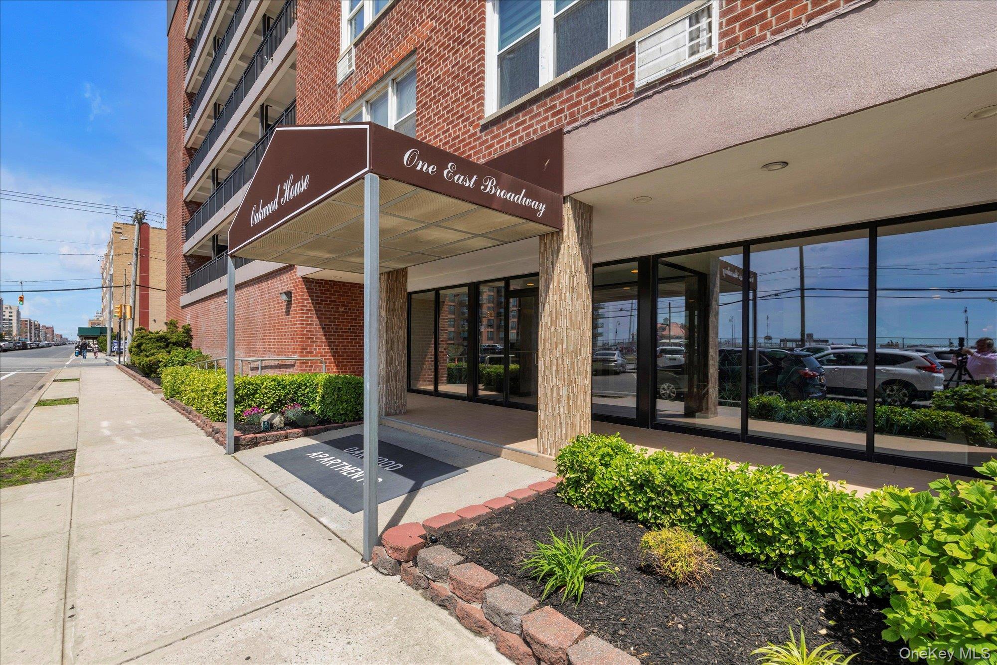 1 E Broadway 6a Property Photo 12