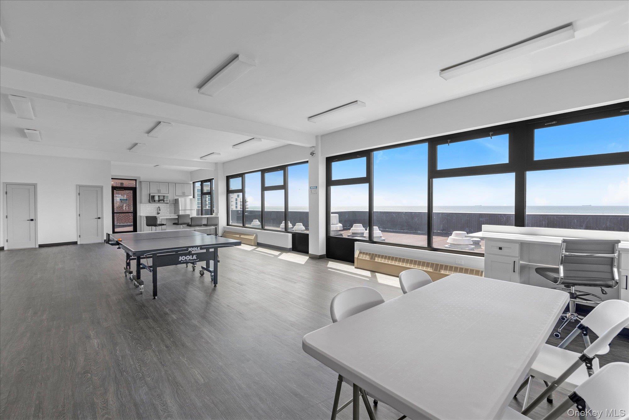 1 E Broadway 6a Property Photo 17