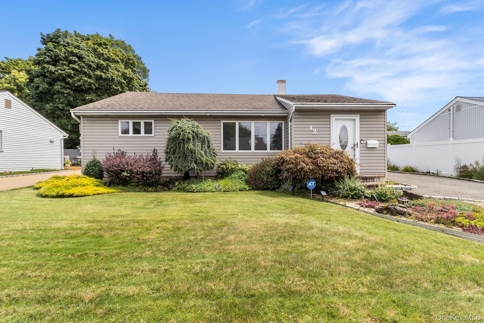 42 Stewart Avenue Property Photo 2