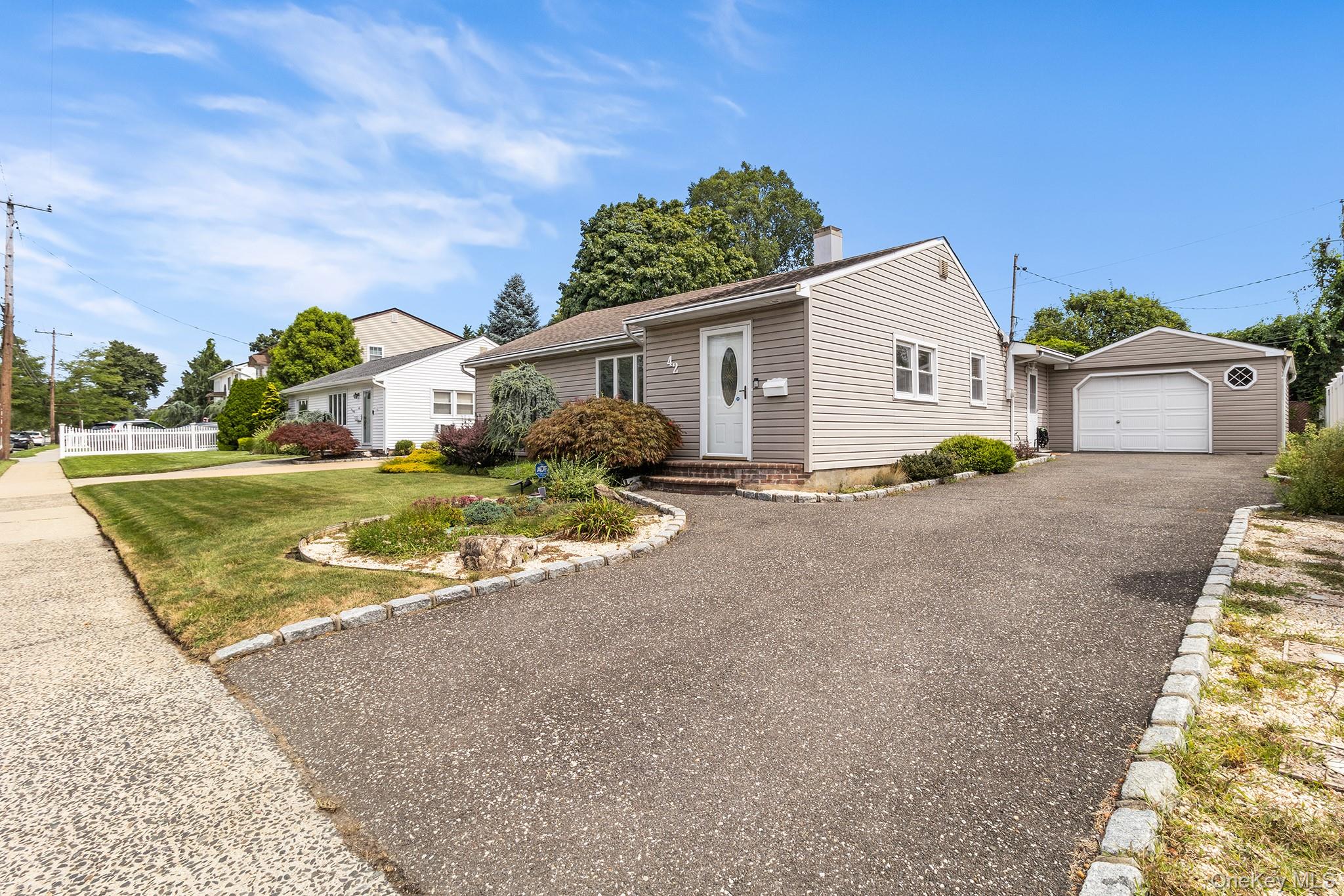 42 Stewart Avenue Property Photo 4