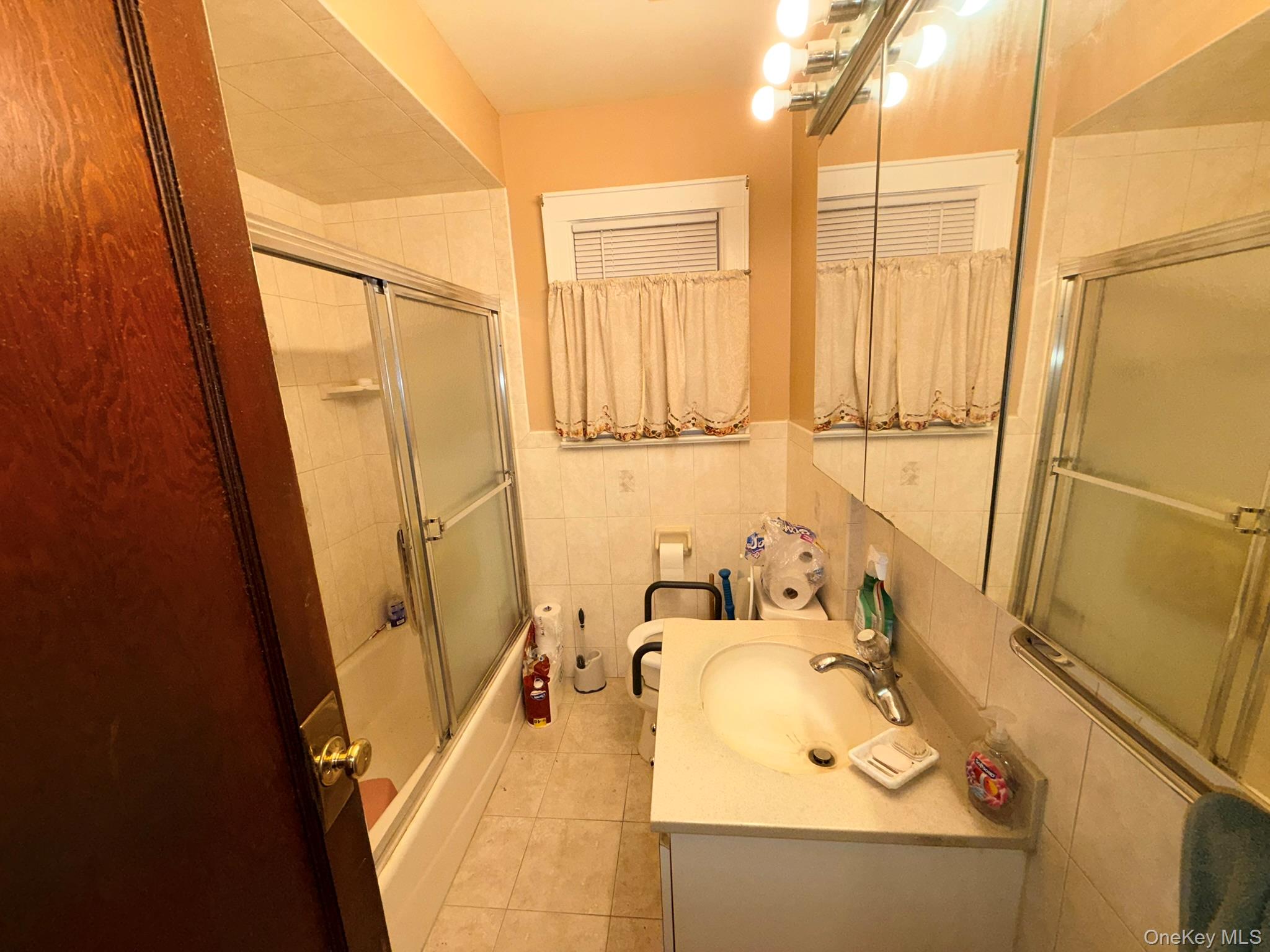 2284 Wynsum Avenue Property Photo 5