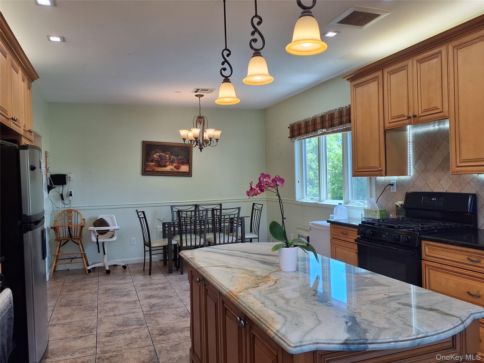 40 Herrick Avenue 201 Property Photo 4