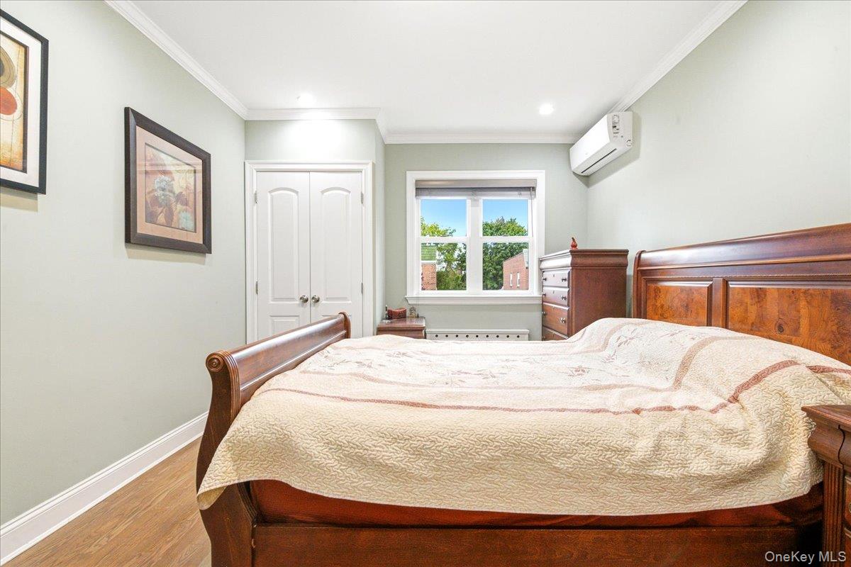 67-30 Harrow Street Property Photo 25