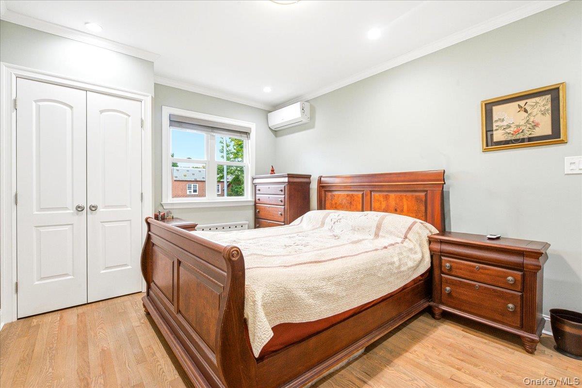 67-30 Harrow Street Property Photo 26