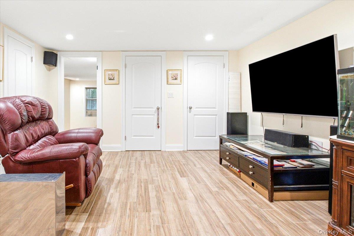 67-30 Harrow Street Property Photo 34