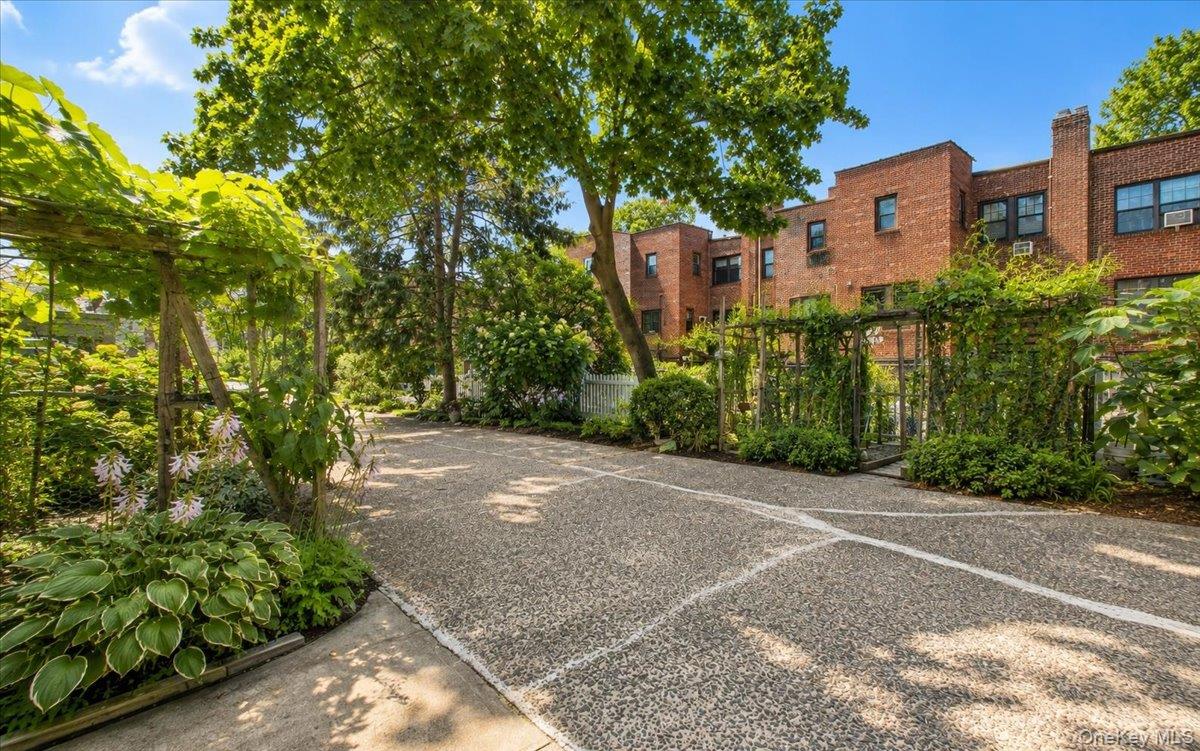 67-30 Harrow Street Property Photo 40