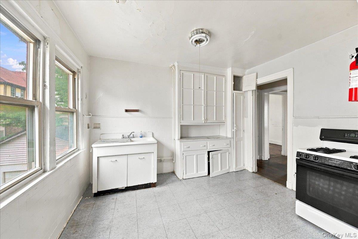 461 S 1st Avenue Property Photo 13