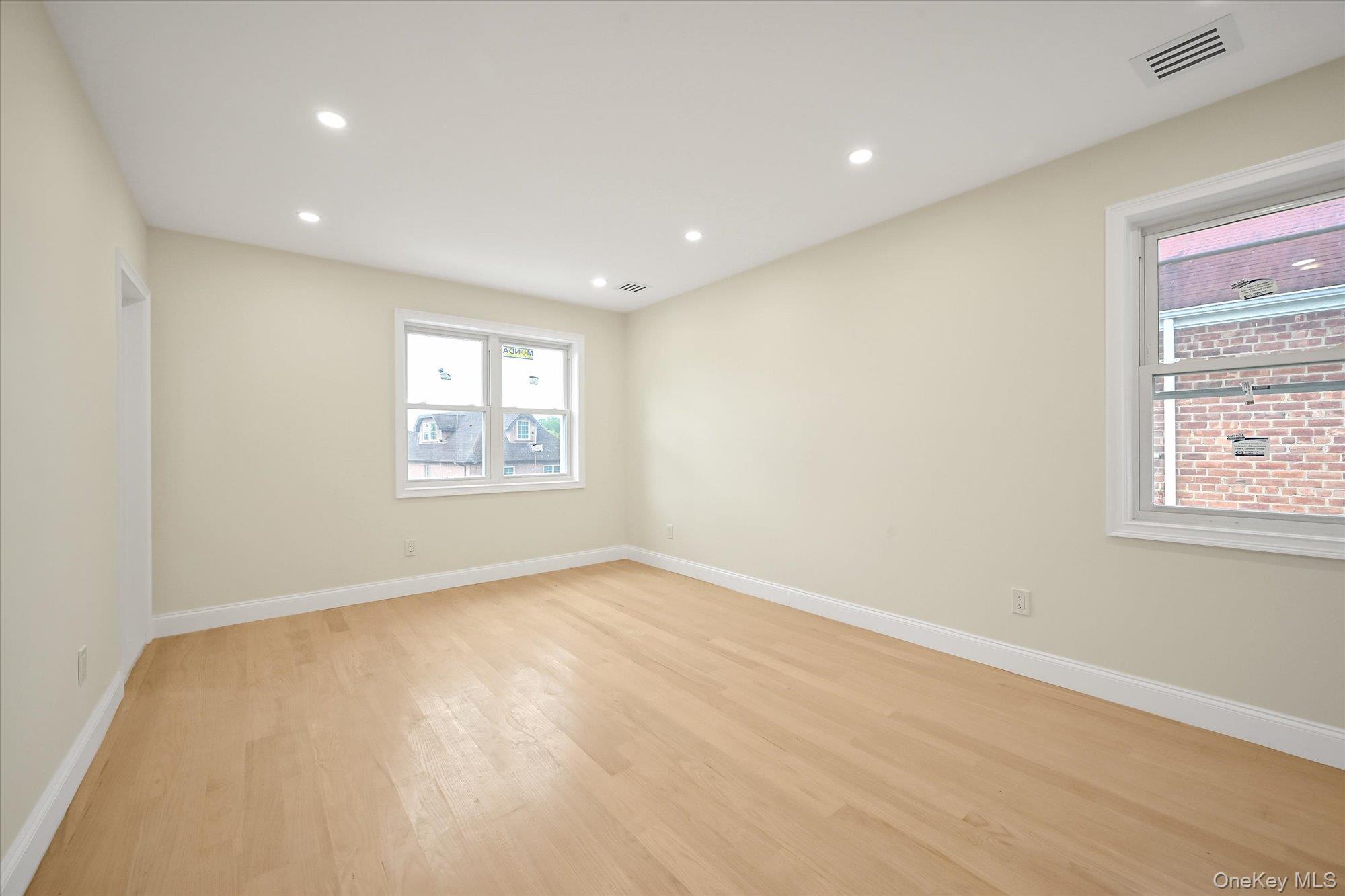 14123 Hoover Avenue Property Photo 3