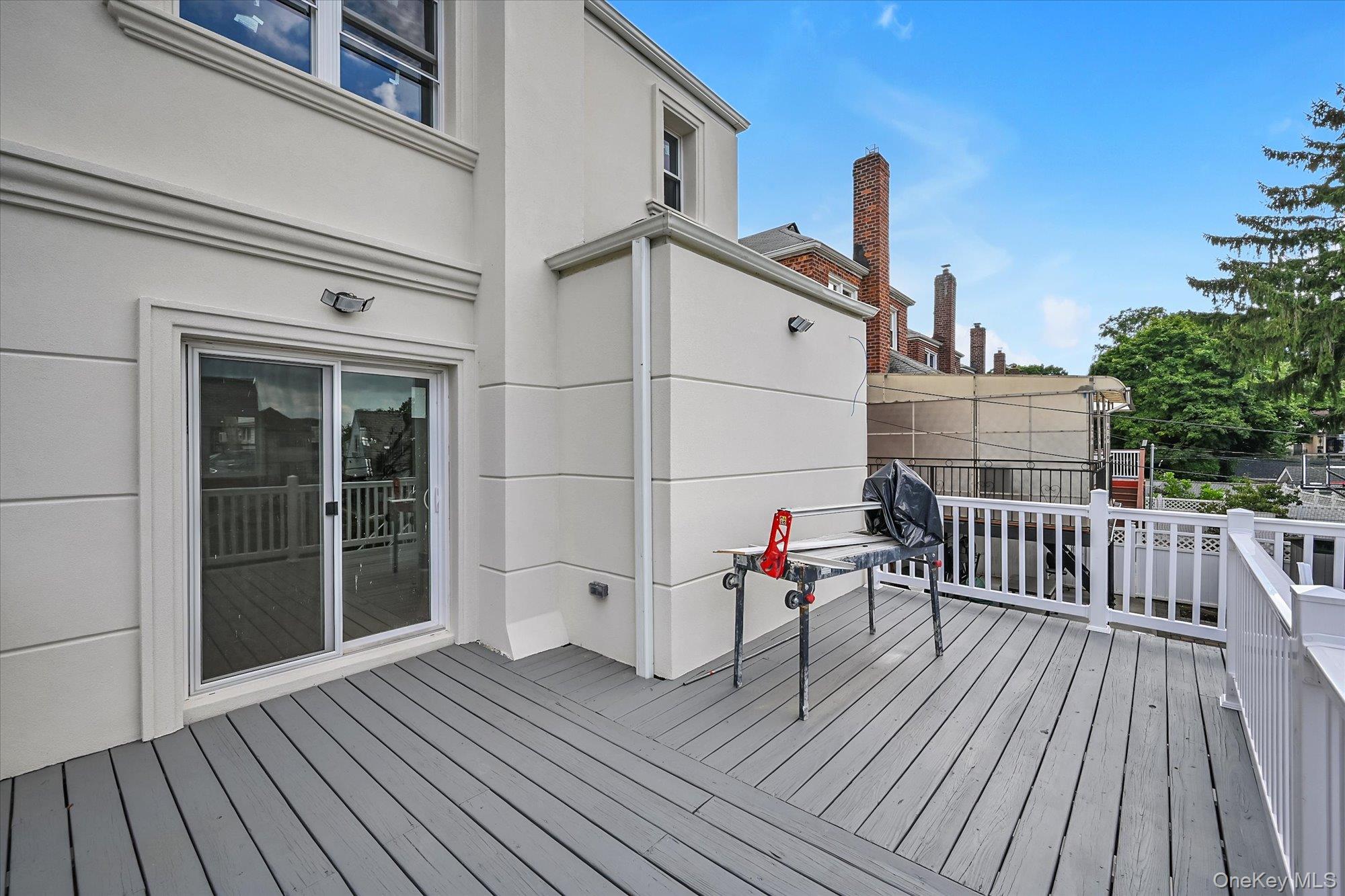 14123 Hoover Avenue Property Photo 12