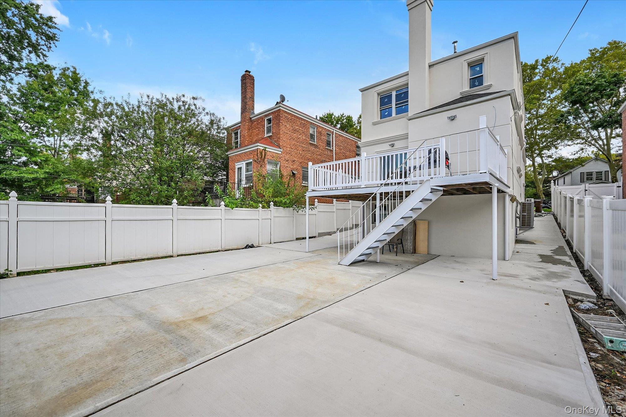 14123 Hoover Avenue Property Photo 13
