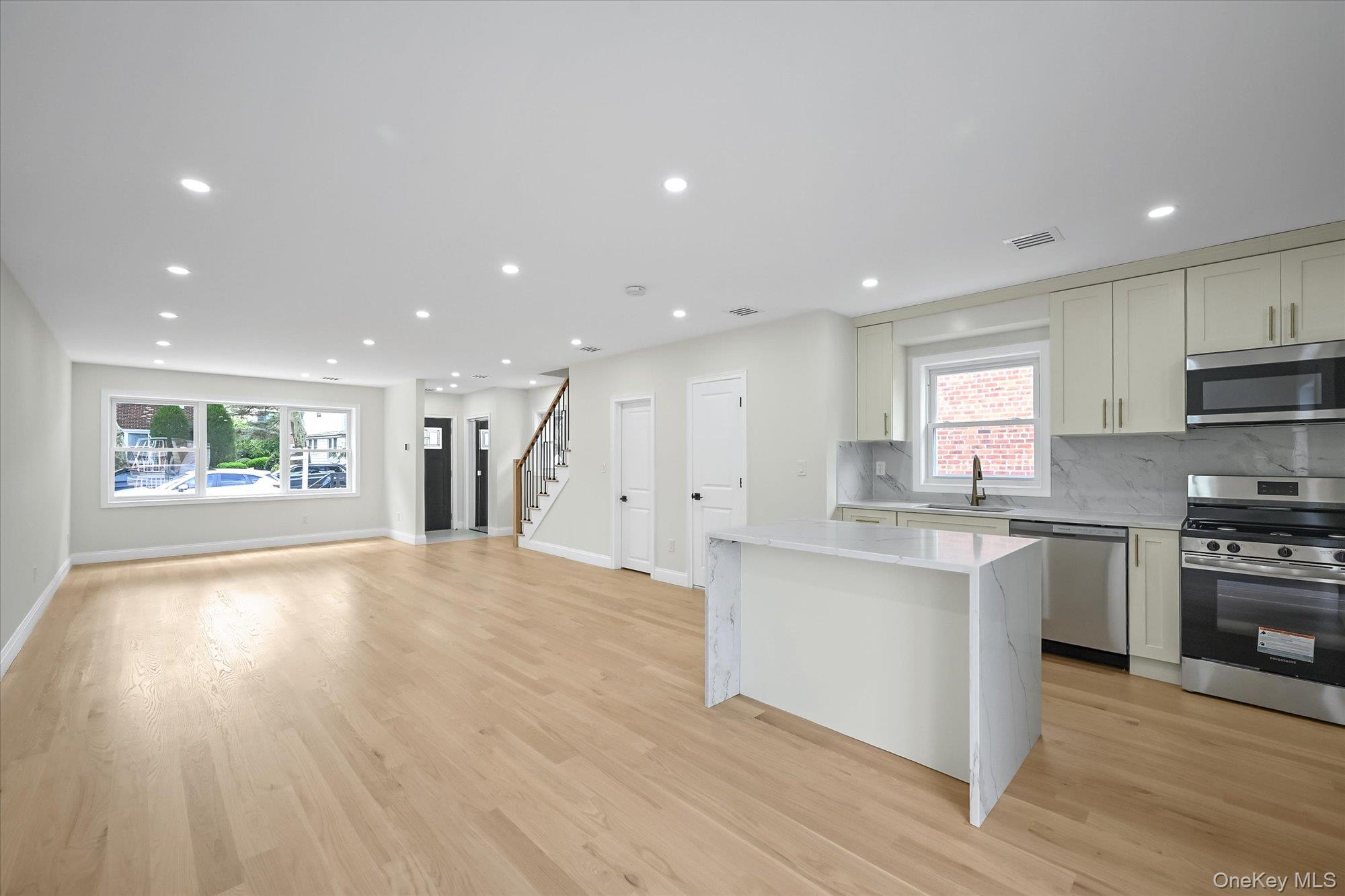14123 Hoover Avenue Property Photo 20