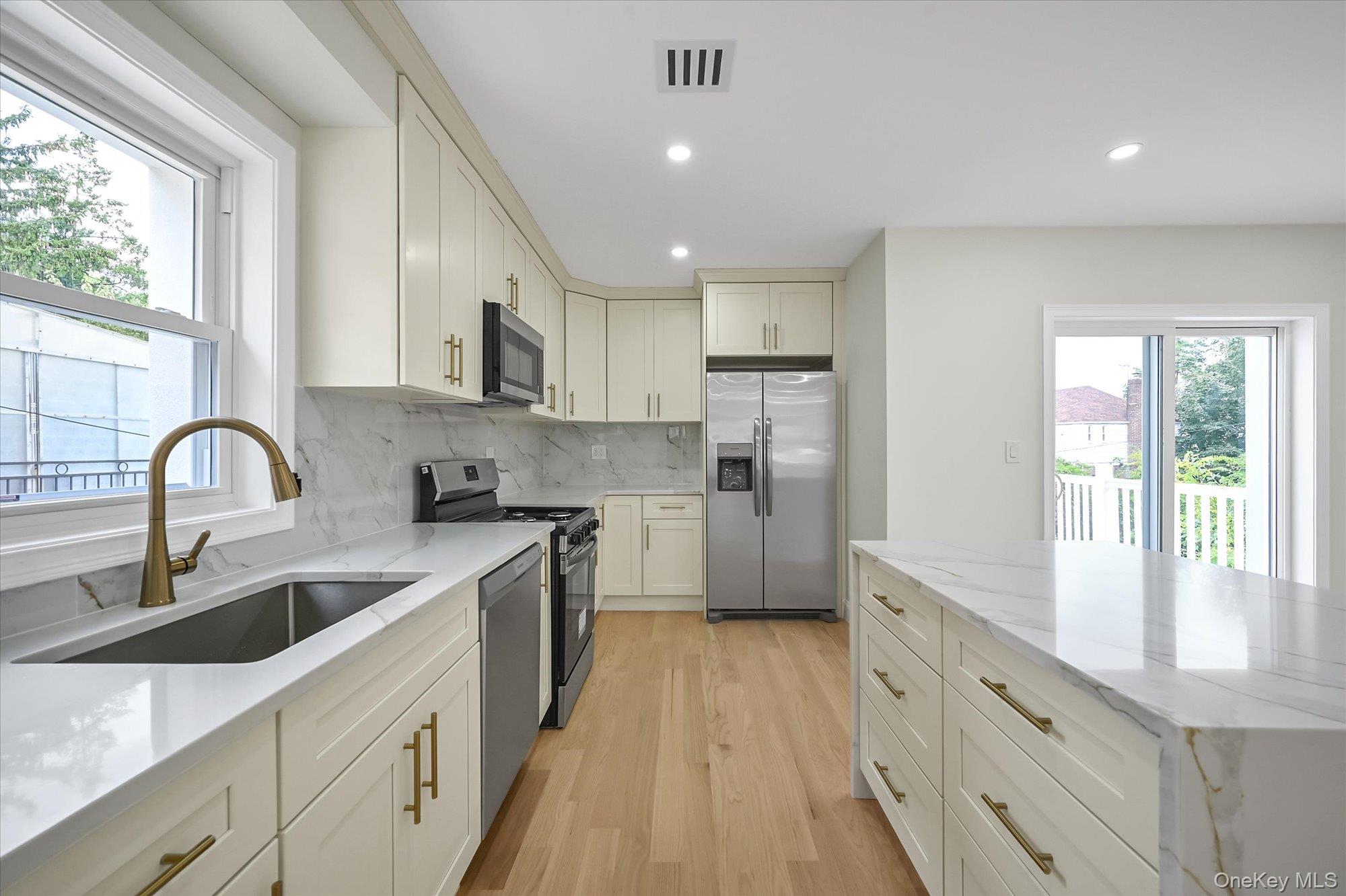 14123 Hoover Avenue Property Photo 21