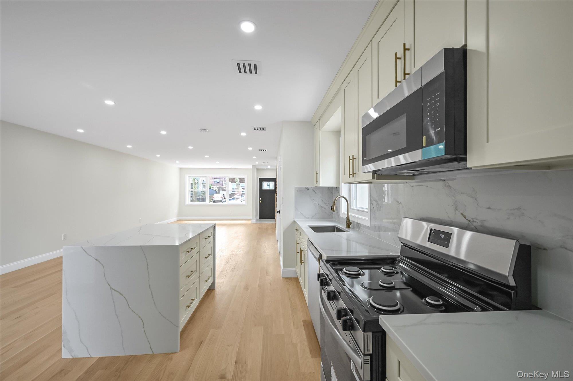 14123 Hoover Avenue Property Photo 23