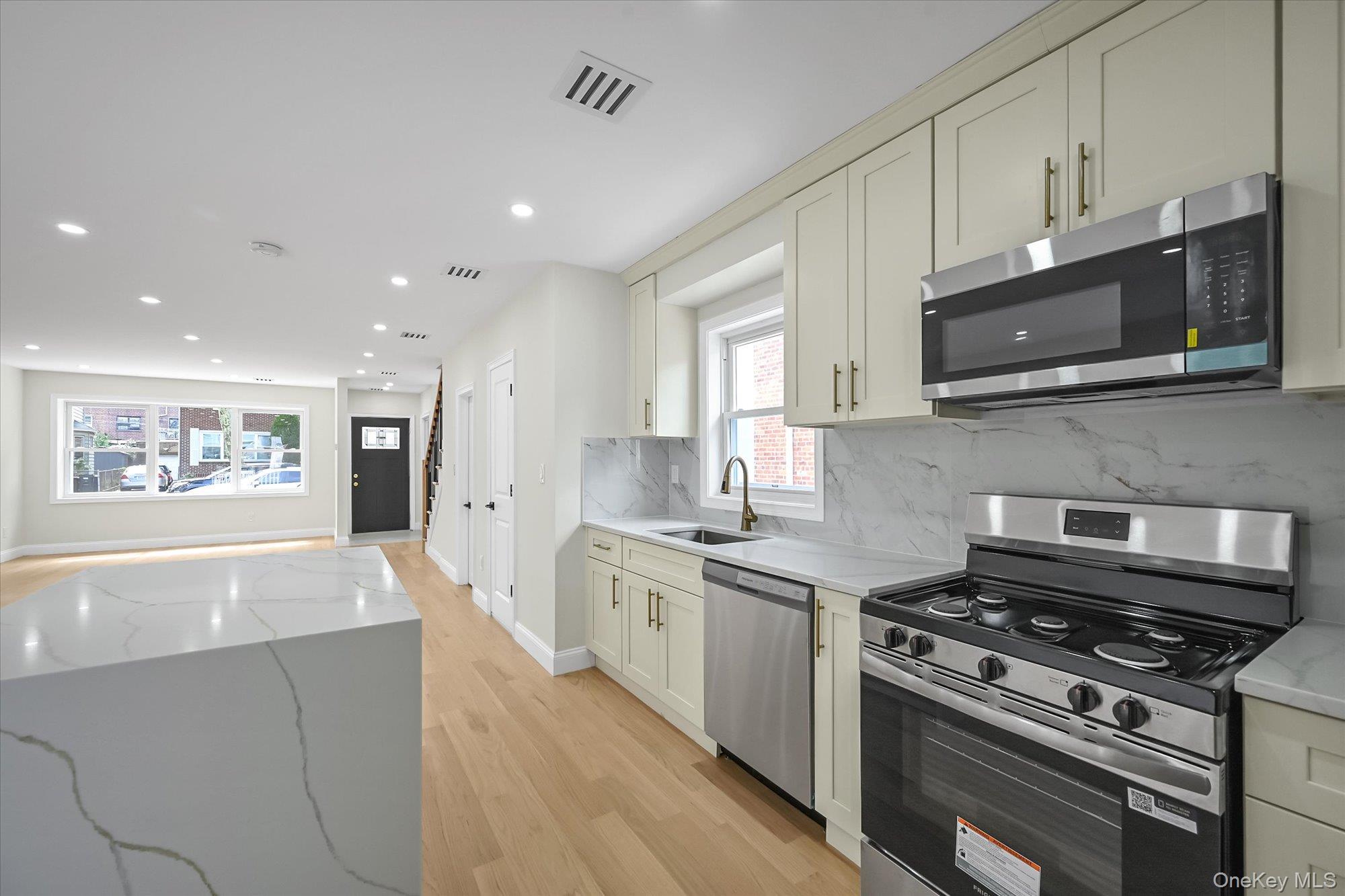 14123 Hoover Avenue Property Photo 24