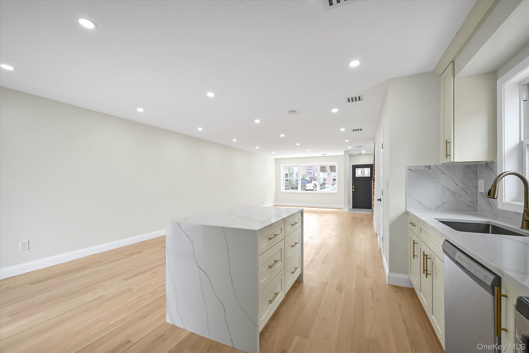 14123 Hoover Avenue Property Photo 25