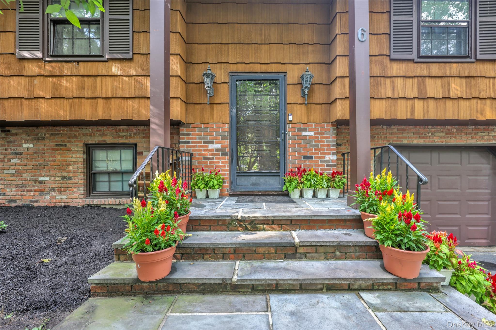 6 Arrow Lane Property Photo 2