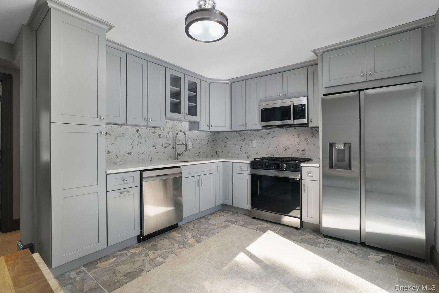 99 Ontario Street Property Photo 4