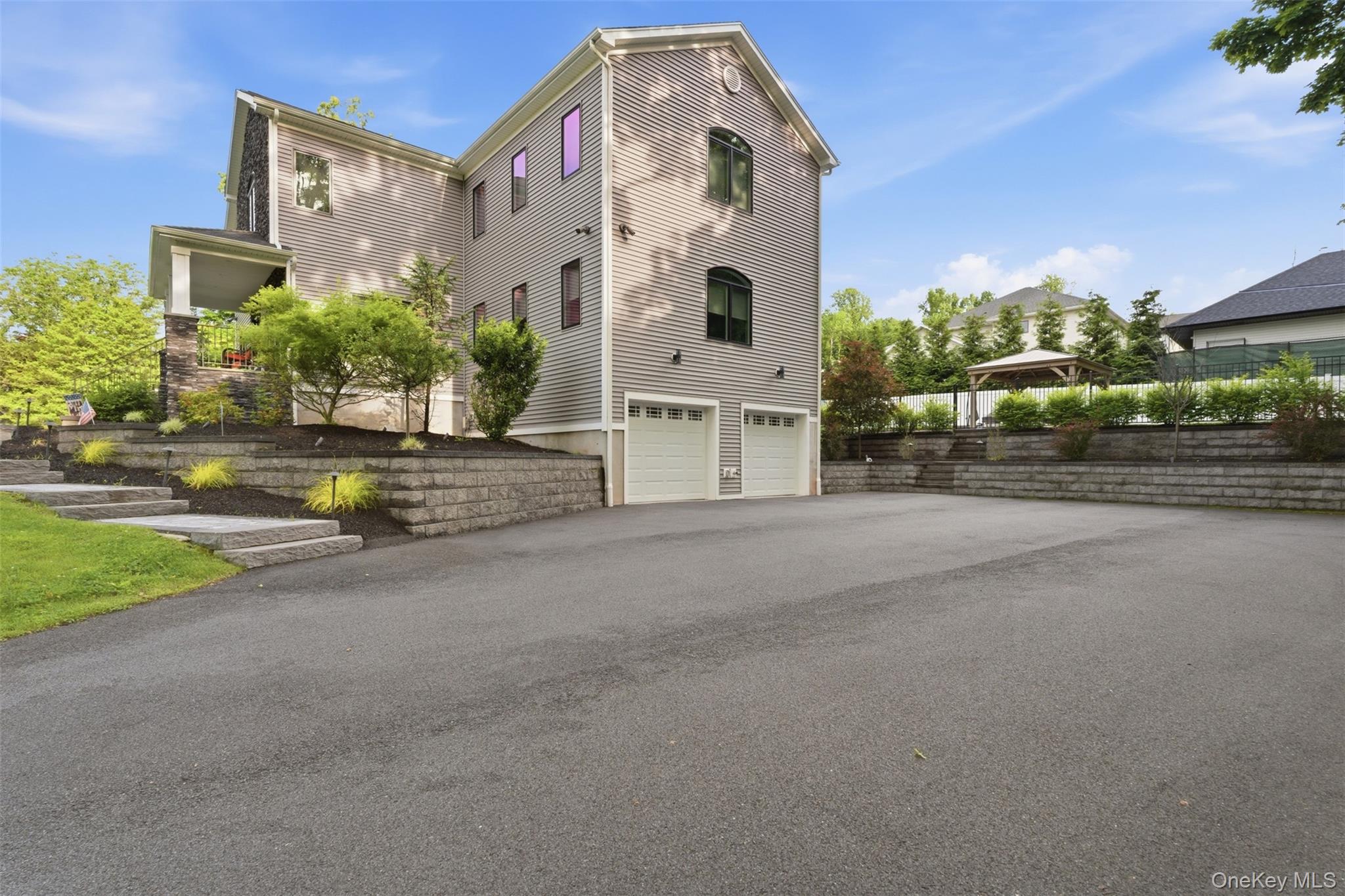 75 Campbell Avenue Property Photo 4